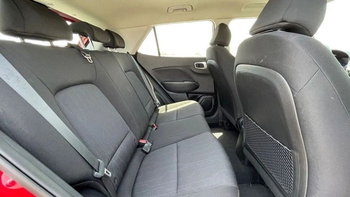 Подержанный Hyundai Venue I, 1.6 л, 2020 в Шардже от Halla Cars Красный цвет. Американская | AUTO.AE