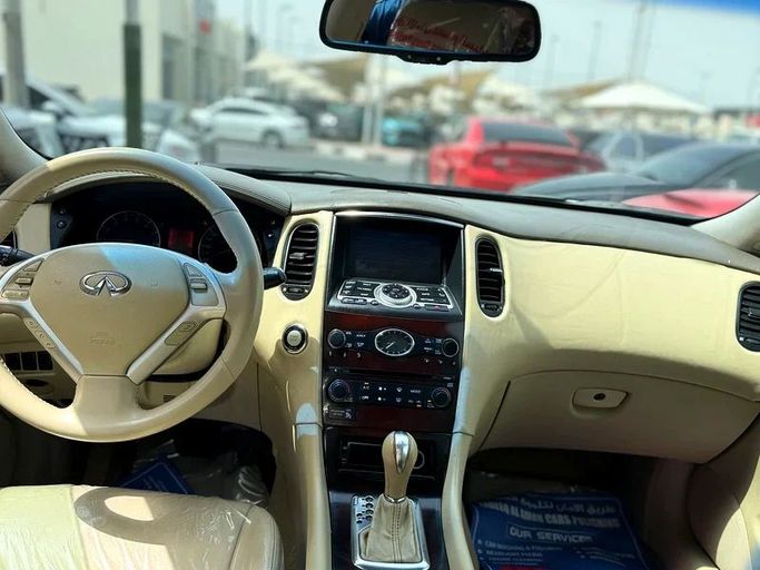 Подержанный Infiniti EX I (J50), 3.5 л, 2008 в Шардже от Al Muhtaref Used Cars Серебристый цвет. GCC | AUTO.AE