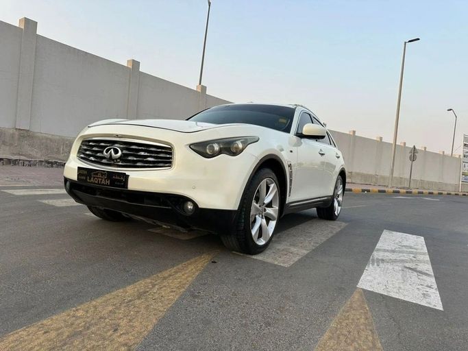 Used Infiniti FX II (S51), 5.0 l, 2009 in Sharjah by Laqtah Used Cars, White color. GCC Specs | AUTO.AE