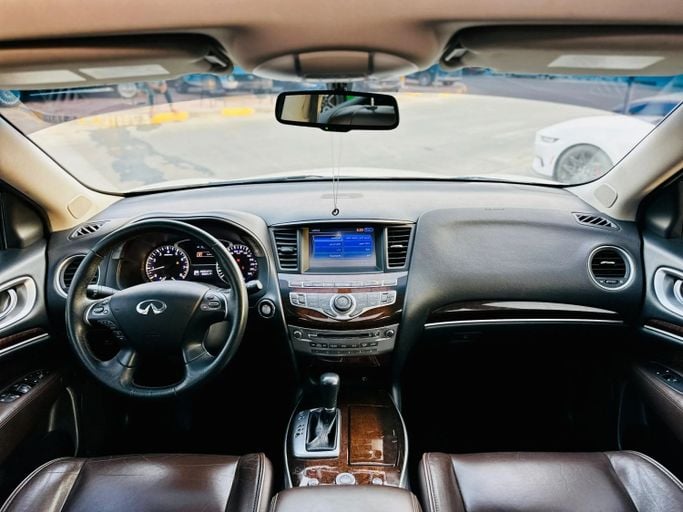 Подержанный Infiniti JX, 3.5 л, 2013 в Шардже от Kandy Cars Белый цвет. GCC | AUTO.AE