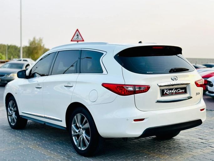 Подержанный Infiniti JX, 3.5 л, 2013 в Шардже от Kandy Cars Белый цвет. GCC | AUTO.AE