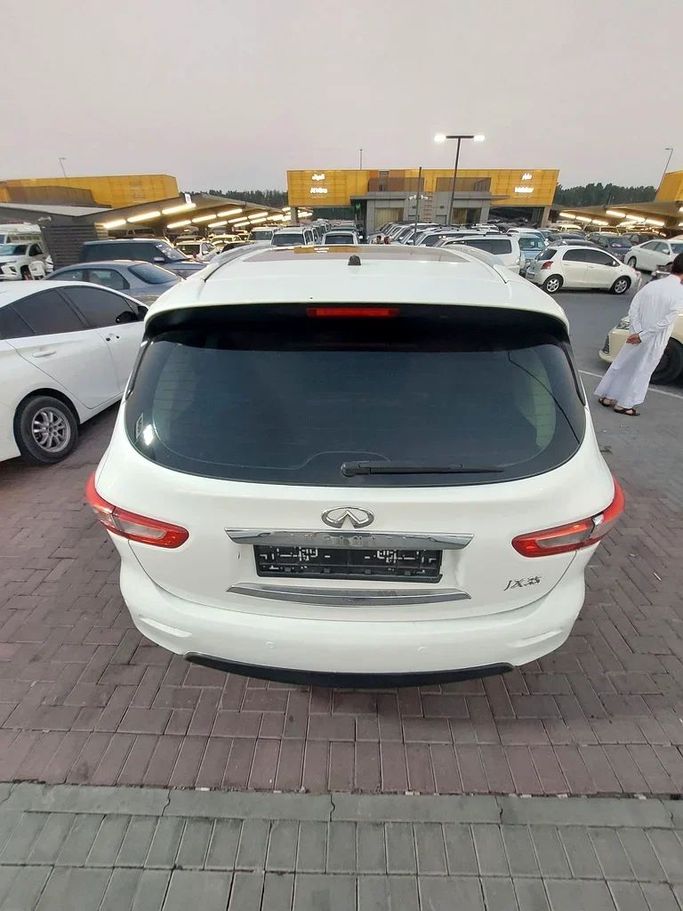 Подержанный Infiniti JX, 3.5 л, 2013 в Шардже от Al Aqsa Used Cars Белый цвет. GCC | AUTO.AE