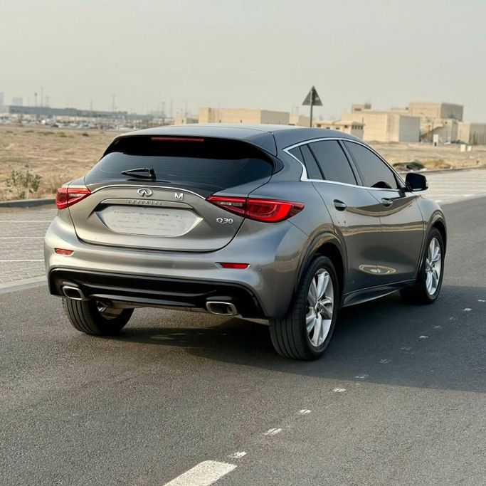 Подержанный Infiniti Q30, 1.6 л, 2019 в Шардже от Sarmad Cars Серый цвет. Other | AUTO.AE