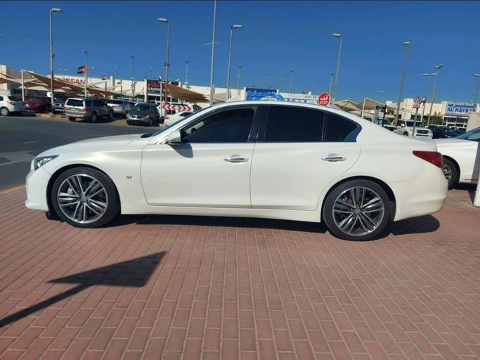 Used Infiniti Q50 I, 3.0 l, 2015 in Sharjah by Daira Used Cars, White color. American Specs | AUTO.AE