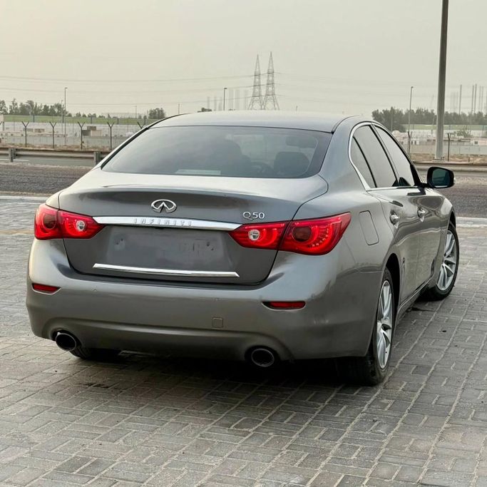 Подержанный Infiniti Q50 I, 3.7 л, 2016 в Шардже от Sarmad Cars Серый цвет. Other | AUTO.AE