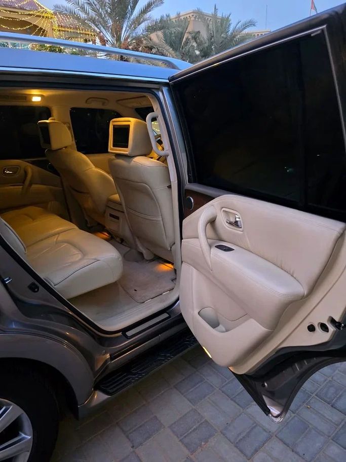 Used Infiniti QX56 II, 5.6 l, 2013 in Sharjah by Ahmad alkhodari Motors, Brown color. GCC Specs | AUTO.AE