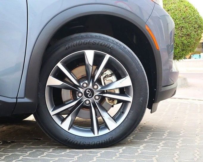 Used Infiniti QX60 II, 3.5 l, 2023 in Sharjah by Al Rukin Al Saudi, Grey color. GCC Specs | AUTO.AE