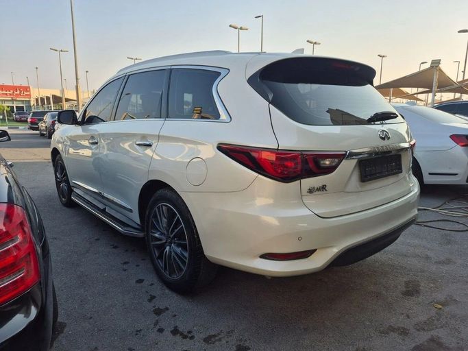 Подержанный Infiniti QX60 I Рестайлинг, 3.5 л, 2018 в Шардже от Al Sada used cars Белый цвет. GCC | AUTO.AE