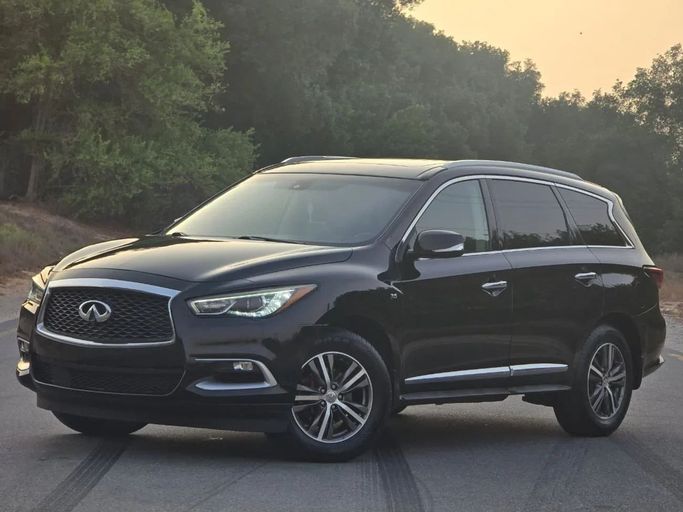 Подержанный Infiniti QX60 I Рестайлинг, 3.5 л, 2017 в Шардже от Al Jana Used Cars Черный цвет. Американская | AUTO.AE