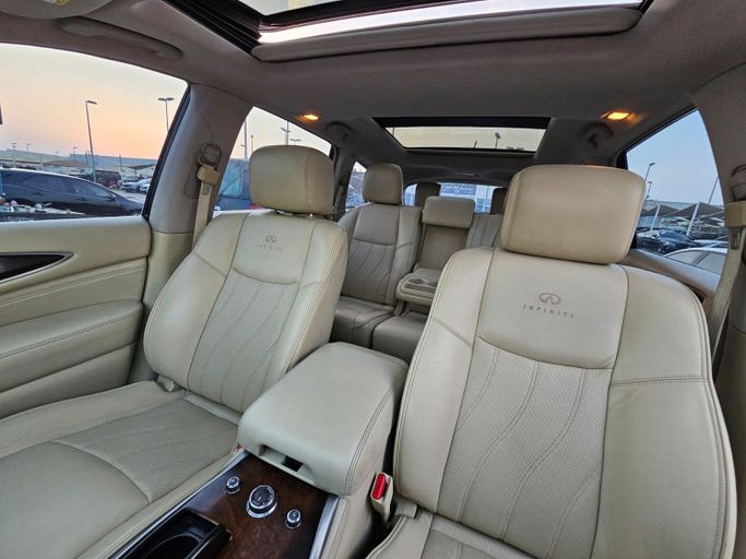 Подержанный Infiniti QX60 I, 3.5 л, 2014 в Шардже от Al Helal Al Abyadh Used Cars Белый цвет. GCC | AUTO.AE