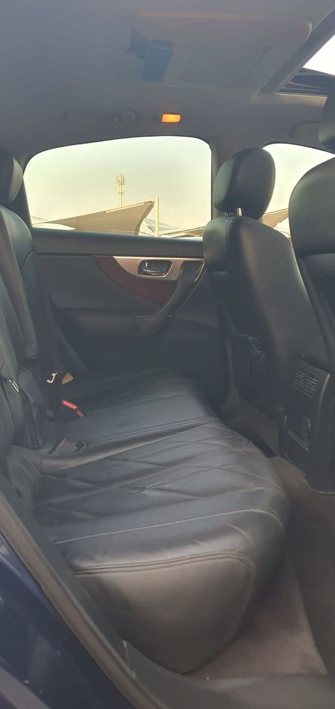 Подержанный Infiniti QX70, 5.0 л, 2017 в Шардже от Ishtar Used Cars Черный цвет. GCC | AUTO.AE
