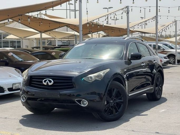 Подержанный Infiniti QX70, 3.7 л, 2014 в Шардже от Al Suraj Al Muneer Used Cars Черный цвет. GCC | AUTO.AE