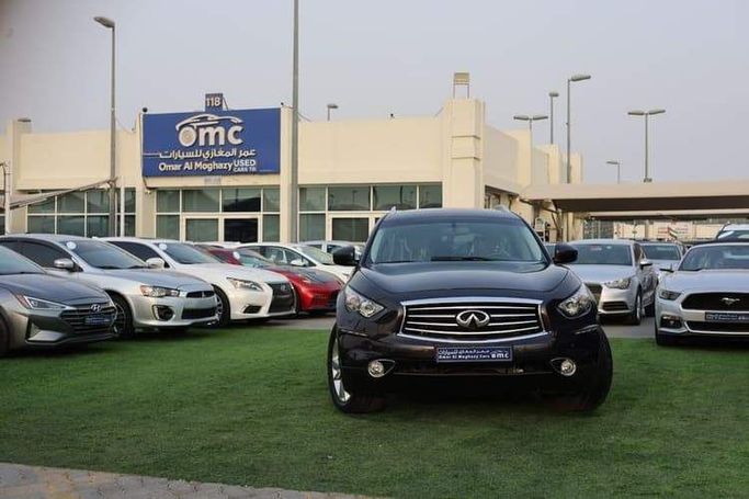 Подержанный Infiniti QX70, 3.7 л, 2016 в Шардже от OMC Used Cars Коричневый цвет. GCC | AUTO.AE
