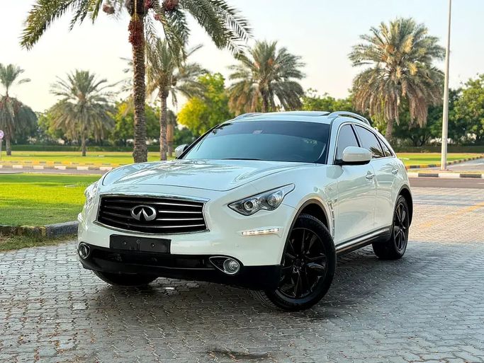 Подержанный Infiniti QX70 S51, 3.7 л, 2014 в ОАЭ, Шарджа от Al Sayarah Afaeqah Used Cars Белый цвет. GCC | AUTO.AE | Объявление #279943