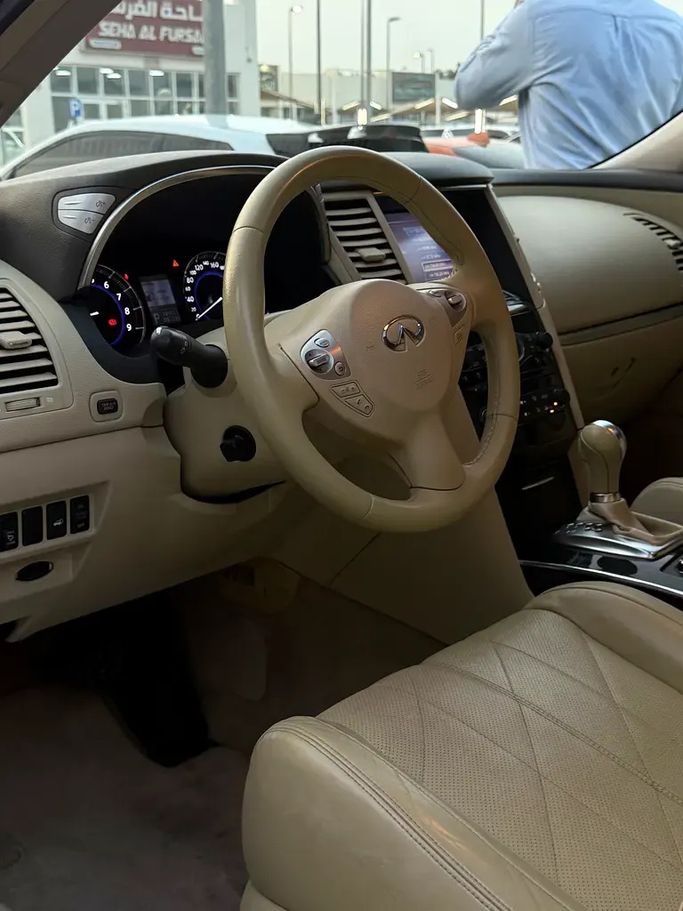 مستعملة Infiniti QX70، 3.7 لتر، 2017 في الإمارات، الشارقة من Rebou Alfakhama، اللون أزرق. المواصفات الأمريكية | AUTO.AE | إعلان #295697 — صورة 12 من 18