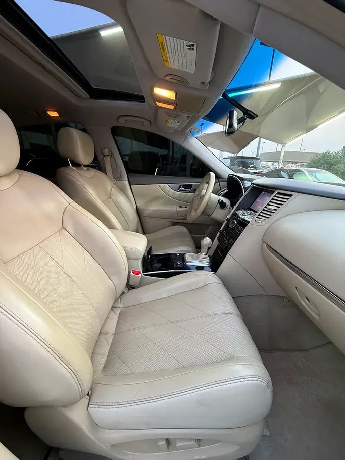 مستعملة Infiniti QX70، 3.7 لتر، 2017 في الإمارات، الشارقة من Rebou Alfakhama، اللون أزرق. المواصفات الأمريكية | AUTO.AE | إعلان #295697 — صورة 15 من 18