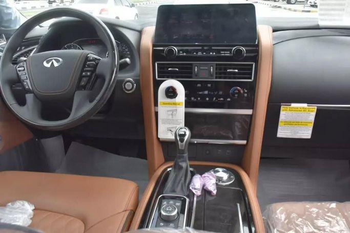 New Infiniti QX80 I Facelift 3, 5.6 l, 2023 in Sharjah by Alfaris Used Cars, Grey color. Other | AUTO.AE