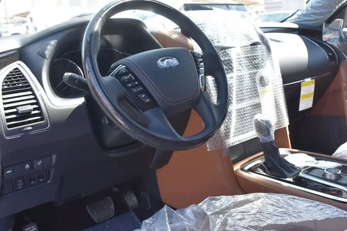 New Infiniti QX80 I Facelift 3, 5.6 l, 2023 in Sharjah by Alfaris Used Cars, White color. Other | AUTO.AE