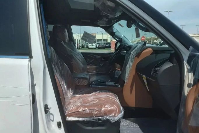 New Infiniti QX80 I Facelift 3, 5.6 l, 2023 in Sharjah by Alfaris Used Cars, White color. Other | AUTO.AE