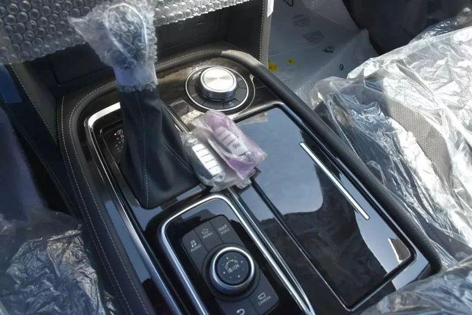 New Infiniti QX80 I Facelift 3, 5.6 l, 2023 in Sharjah by Alfaris Used Cars, White color. Other | AUTO.AE