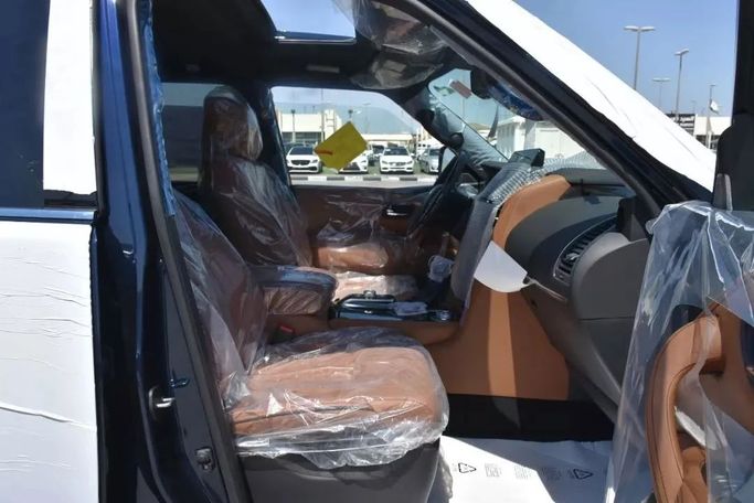 New Infiniti QX80 I Facelift 3, 5.6 l, 2023 in Sharjah by Alfaris Used Cars, Blue color. Other | AUTO.AE