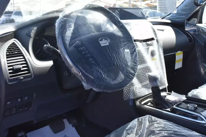 New Infiniti QX80 I Facelift 3, 5.6 l, 2023 in Sharjah by Alfaris Used Cars, Brown color. Other | AUTO.AE