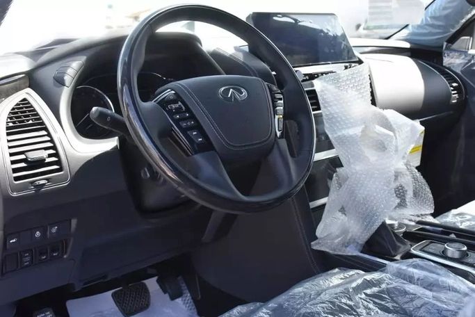 New Infiniti QX80 I Facelift 3, 5.6 l, 2023 in Sharjah by Alfaris Used Cars, Grey color. Other | AUTO.AE