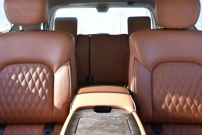 Подержанный Infiniti QX80 I Рестайлинг 2, 5.6 л, 2019 в Шардже от Alfaris Used Cars Черный цвет. Other | AUTO.AE