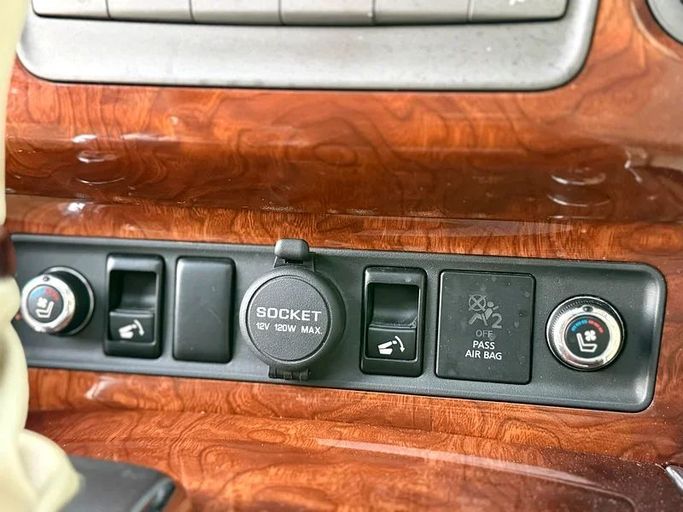 Подержанный Infiniti QX80 I Рестайлинг, 5.6 л, 2016 в Шардже от Hamsat Waad Серебристый цвет. GCC | AUTO.AE