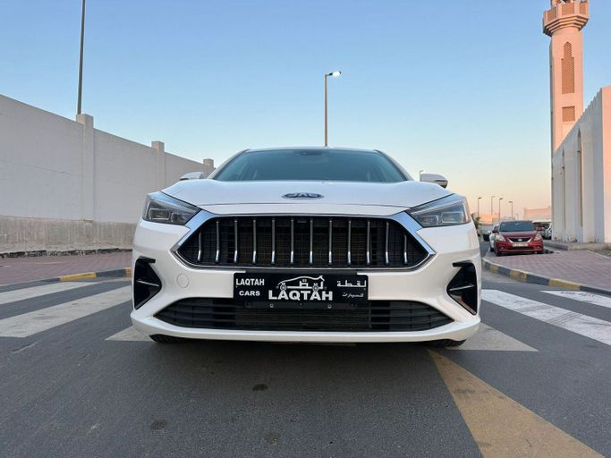 Used JAC J7 I, 1.5 l, 2023 in Sharjah by Laqtah Used Cars, White color. GCC Specs | AUTO.AE