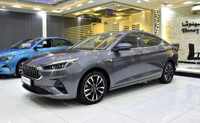 Used JAC J7 I, 1.5 l, 2023 in Sharjah by Honey Jidosha Used Cars Tr., Grey color. GCC Specs | AUTO.AE | Listing #273175