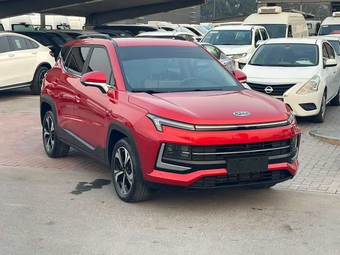 مستعملة ⁦JAC JS4، 1.5 l، 2023⁩ في في الإمارات, الشارقة من LUGEN USED CARS TR LLC، اللون أحمر. مواصفات الخليج | AUTO.AE | إعلان #290831