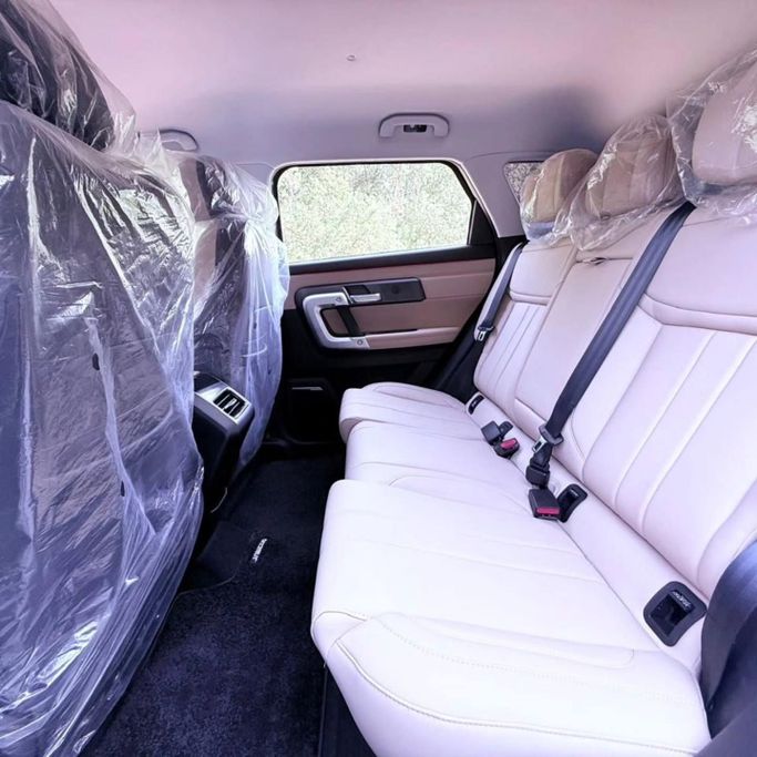 Подержанный Jaecoo J7, 1.6 л, 2025 в Шардже от Sarmad Cars Черный цвет. Other | AUTO.AE