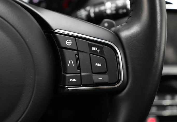 Used Jaguar F-Pace I Facelift, 2.0 l, 2020 in Sharjah by Al Qassem Cars Trading, Black color. Canadian Specs | AUTO.AE