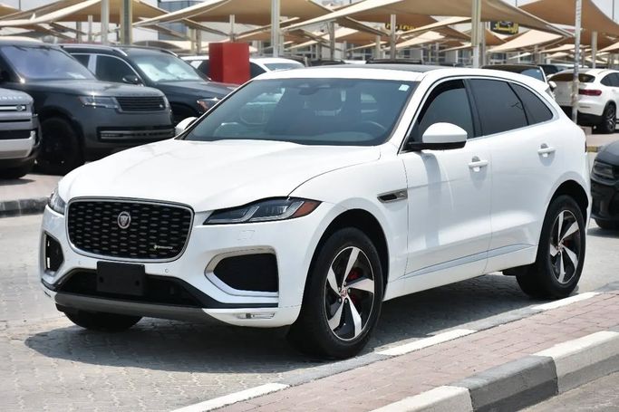 Подержанный Jaguar F-Pace I Рестайлинг, 2.0 л, 2023 в Шардже от Alfaris Used Cars Белый цвет. Other | AUTO.AE