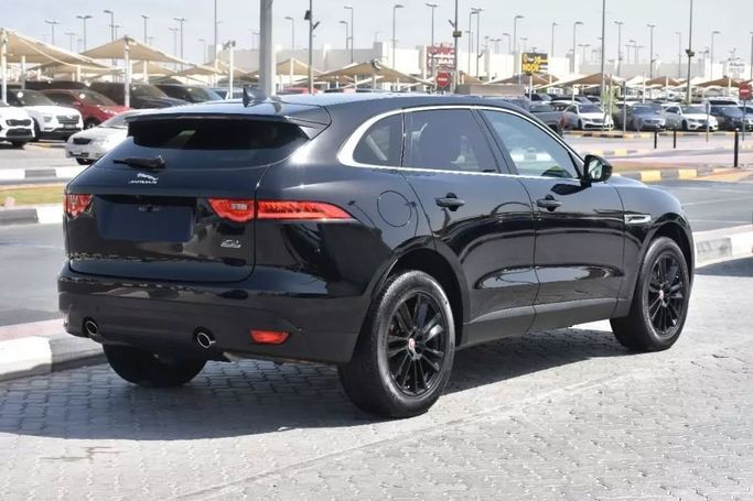 Подержанный Jaguar F-Pace I, 2.0 л, 2020 в Шардже от Alfaris Used Cars Черный цвет. Other | AUTO.AE