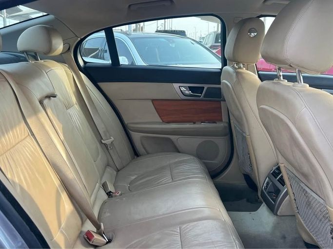 Подержанный Jaguar XF I, 3.0 л, 2011 в Шардже от Al Suraj Al Muneer Used Cars Серый цвет. GCC | AUTO.AE