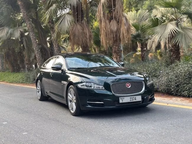 مستعملة ⁦Jaguar XJ IV (X351)، 3.0 l، 2014⁩ في في الإمارات, الشارقة من AL TAWEEL MOTORS، اللون أخضر. مواصفات الخليج | AUTO.AE | إعلان #288616