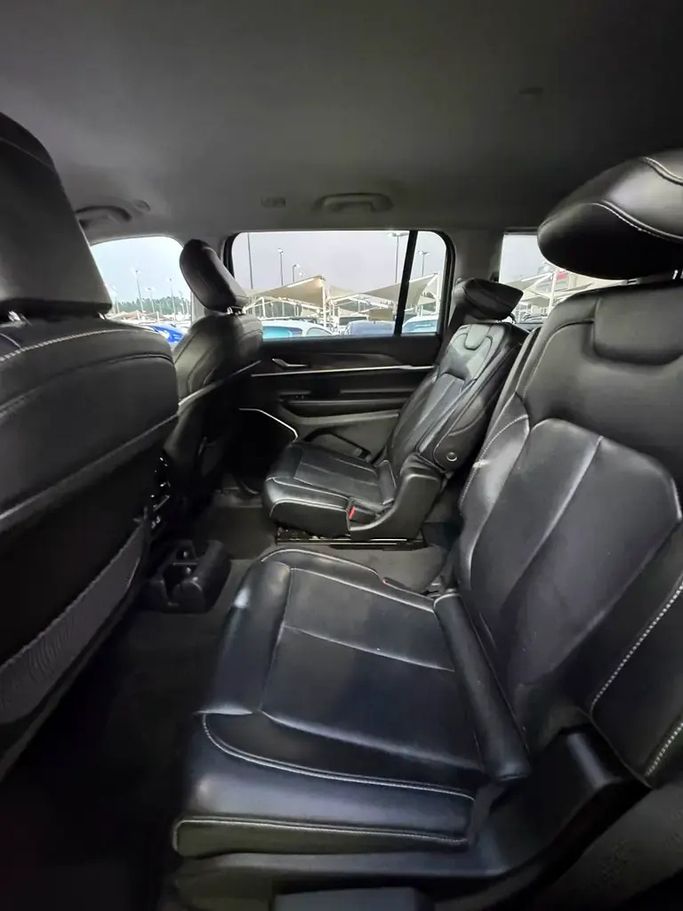Подержанный Jeep Cherokee V (KL) Рестайлинг, 3.2 л, 2022 в ОАЭ, Шарджа от Rebou Alfakhama Белый цвет. Американская | AUTO.AE | Объявление #295812 — фото 13 из 15