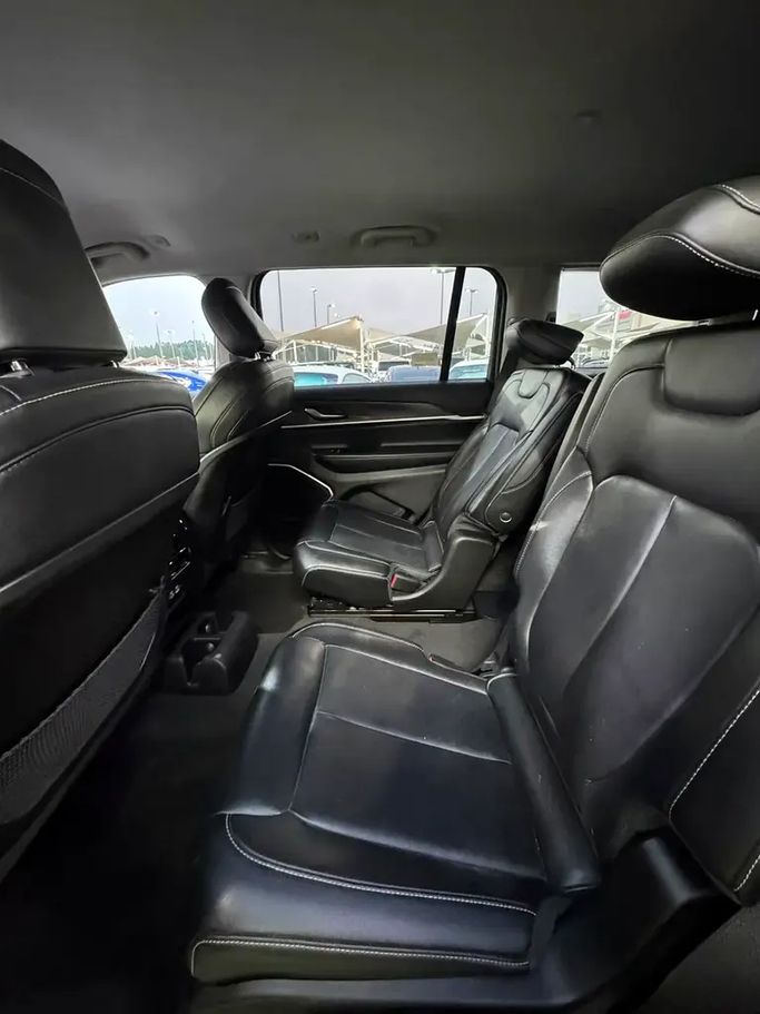 Подержанный Jeep Cherokee V (KL) Рестайлинг, 3.2 л, 2022 в ОАЭ, Шарджа от Rebou Alfakhama Белый цвет. Американская | AUTO.AE | Объявление #295812 — фото 10 из 15