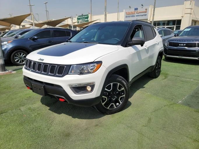 Used Jeep Compass TrailHawk II, 2.4 l, 2021 in Sharjah by Tabarak Used Cars, White color. American Specs | AUTO.AE
