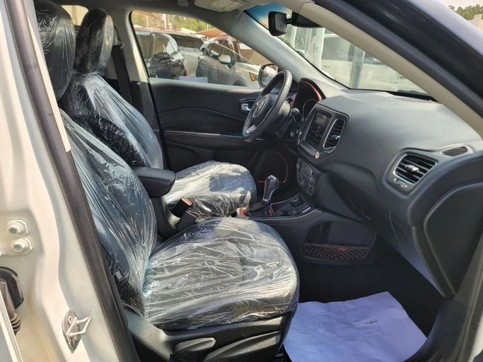 Used Jeep Compass TrailHawk II, 2.4 l, 2021 in Sharjah by Tabarak Used Cars, White color. American Specs | AUTO.AE