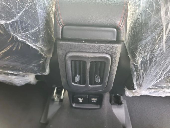 Used Jeep Compass TrailHawk II, 2.4 l, 2021 in Sharjah by Tabarak Used Cars, White color. American Specs | AUTO.AE