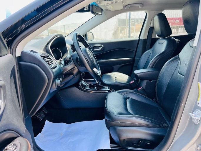 Подержанный Jeep Compass TrailHawk II, 2.4 л, 2019 в Шардже от Tabarak Used Cars Серый цвет. GCC | AUTO.AE