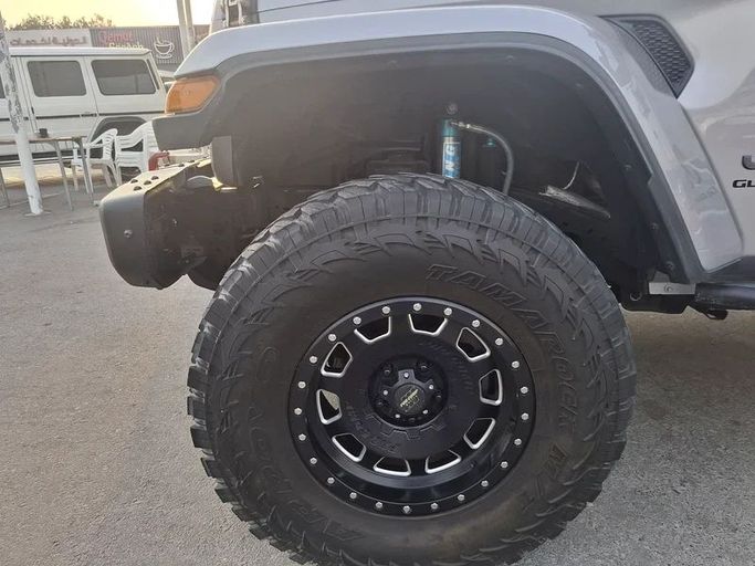 New Jeep Gladiator II (JT), 3.6 l, 2020 in Sharjah by Imad Younis Almani used Cars, Grey color. GCC Specs | AUTO.AE