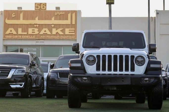 Подержанный Jeep Gladiator II (JT), 3.6 л, 2021 в Шардже от Al Bake Used Cars Белый цвет.  | AUTO.AE