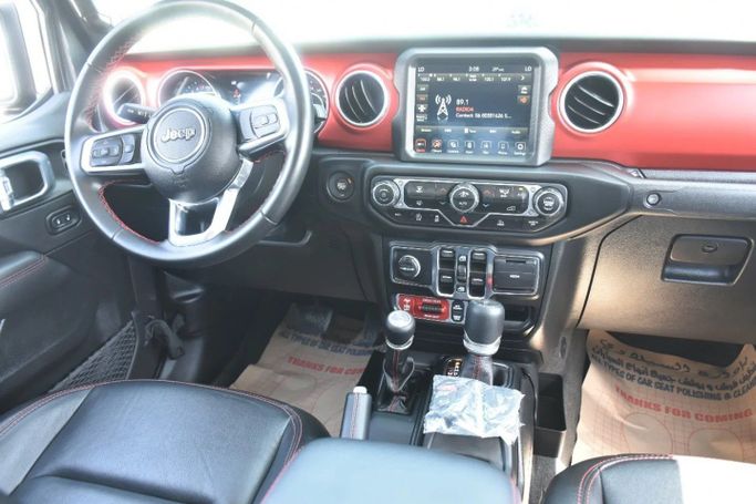 Подержанный Jeep Gladiator II (JT), 3.6 л, 2022 в Шардже от Alfaris Used Cars Серый цвет. Other | AUTO.AE
