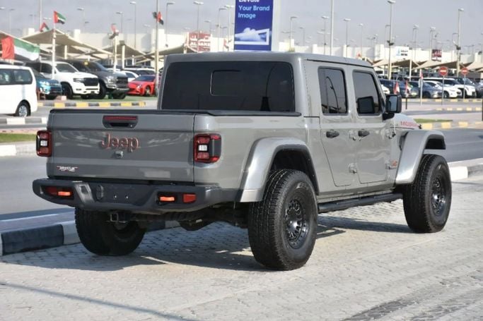 Used Jeep Gladiator II (JT), 3.6 l, 2023 in Sharjah by Alfaris Used Cars, Grey color. Other | AUTO.AE