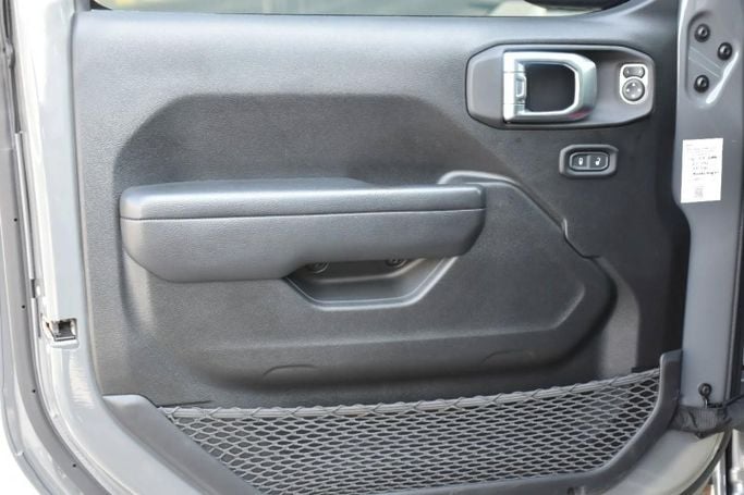 Used Jeep Gladiator II (JT), 3.6 l, 2023 in Sharjah by Alfaris Used Cars, Grey color. Other | AUTO.AE