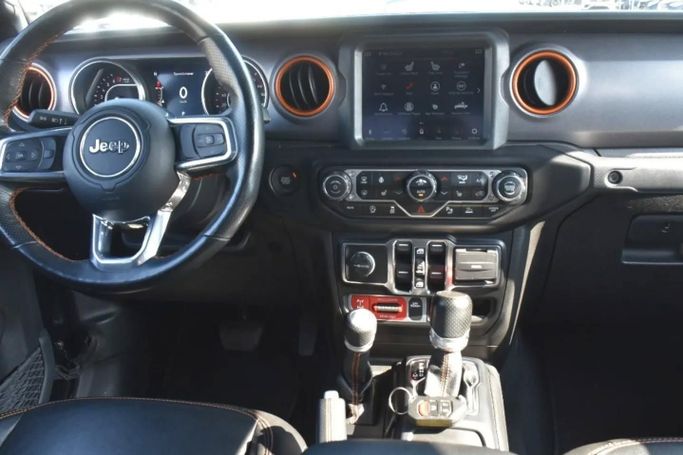 Подержанный Jeep Gladiator II (JT), 3.6 л, 2021 в Шардже от Alfaris Used Cars Черный цвет. Other | AUTO.AE